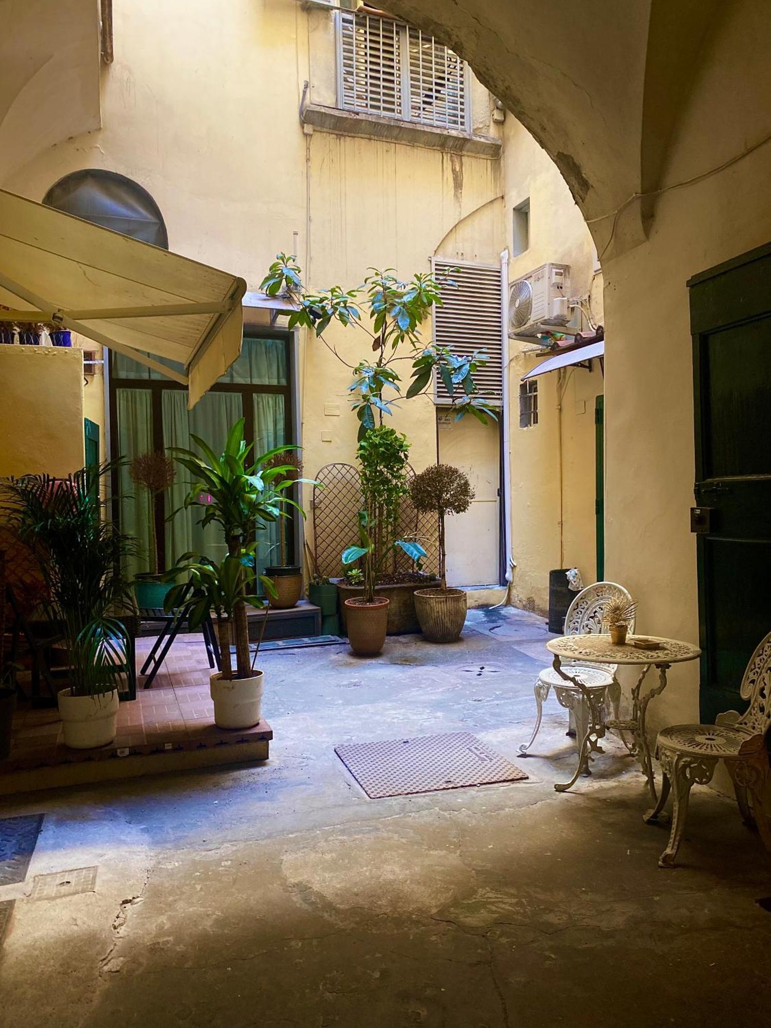 Nest In Florencia